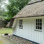 Idyllic In A Beautiful Thatched House 펜션