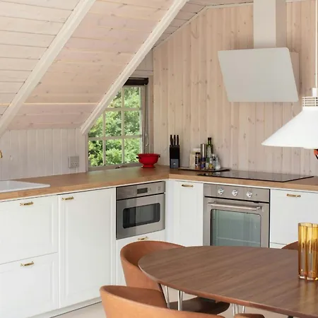 Idyllic In A Beautiful Thatched House Hornbæk