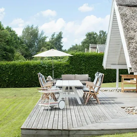 Semesterbostad Idyllic In A Beautiful Thatched House Hornbæk