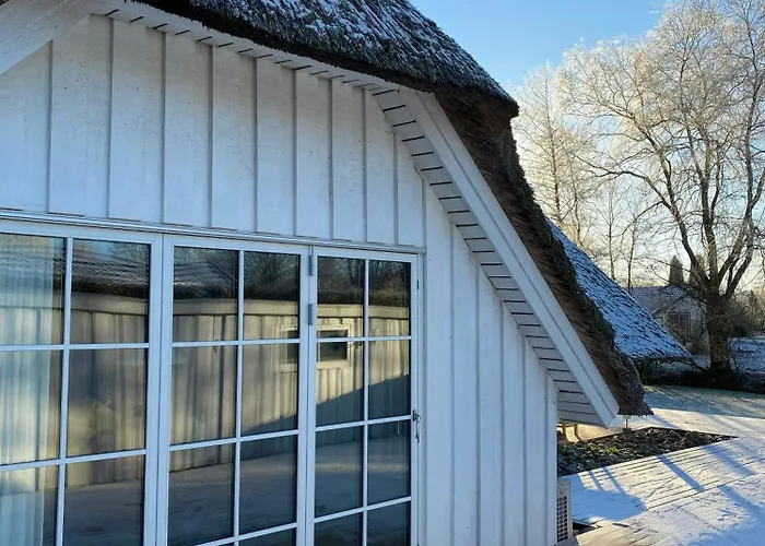 Idyllic In A Beautiful Thatched House * Hornbæk